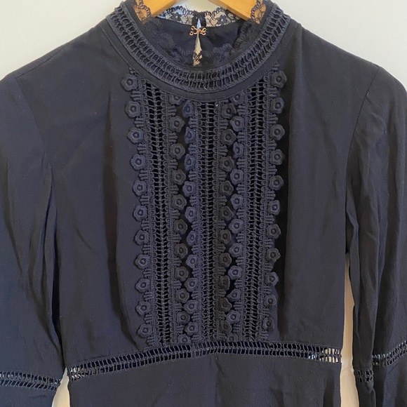 FOR LOVE AND LEMONS Willow Bell Sleeve Dress in Black - Picture 10 of 12